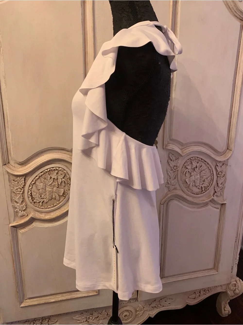 Susana Monaco White Ruffle Tie Back Top Size M NWT - Picture 4 of 11
